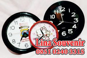 Souvenir Jam Dinding Murah